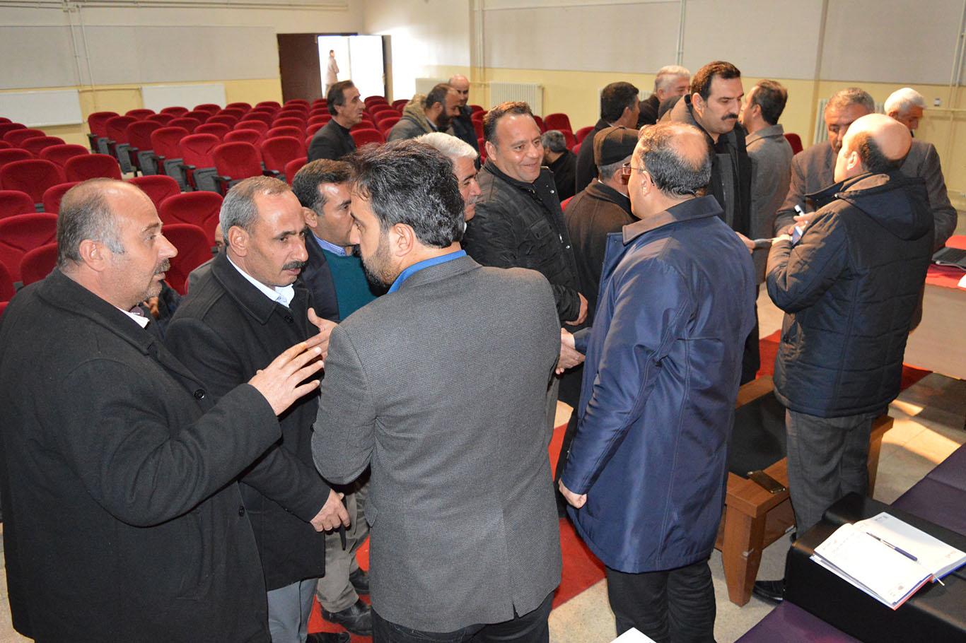 VEDAŞ ile VEPSAŞ muhtarlarla bir araya geldi VEDAŞ ile VEPSAŞ muhtarlarla bir araya geldi